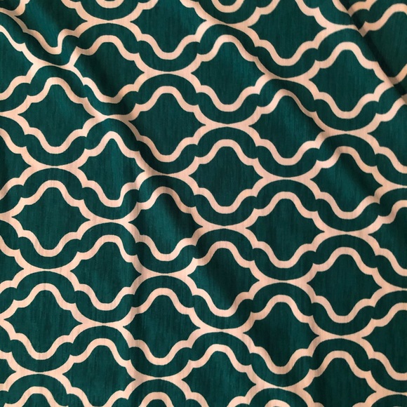 NWT Emerald Green White Cold Shoulder Dress Large - Picture 7 of 8